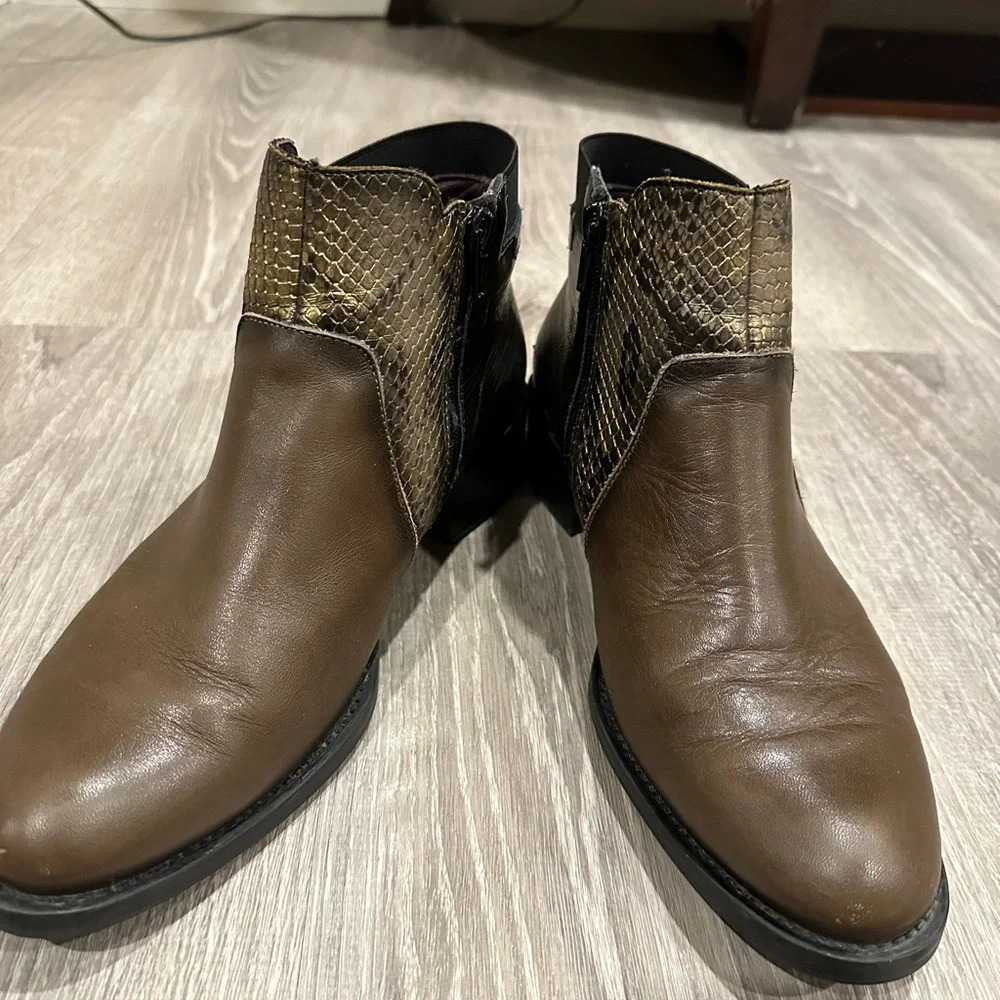 Jose Saenz leather ankle boots size 39 (8.5) in excellent near new condition - Picture 2 of 9